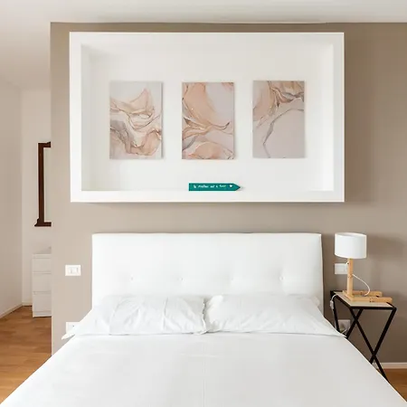 Brand New Apt With Terrace דירה מילאנו