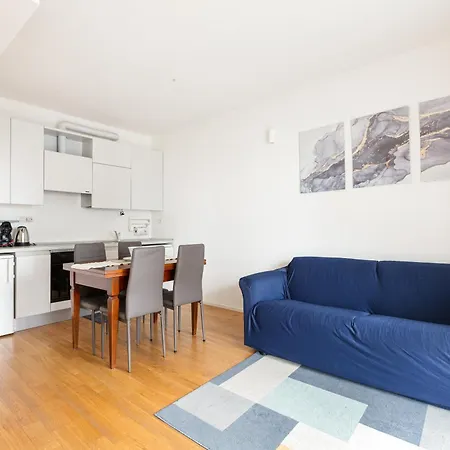Brand New Apt With Terrace דירה *