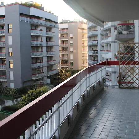 Brand New Apt With Terrace דירה מילאנו